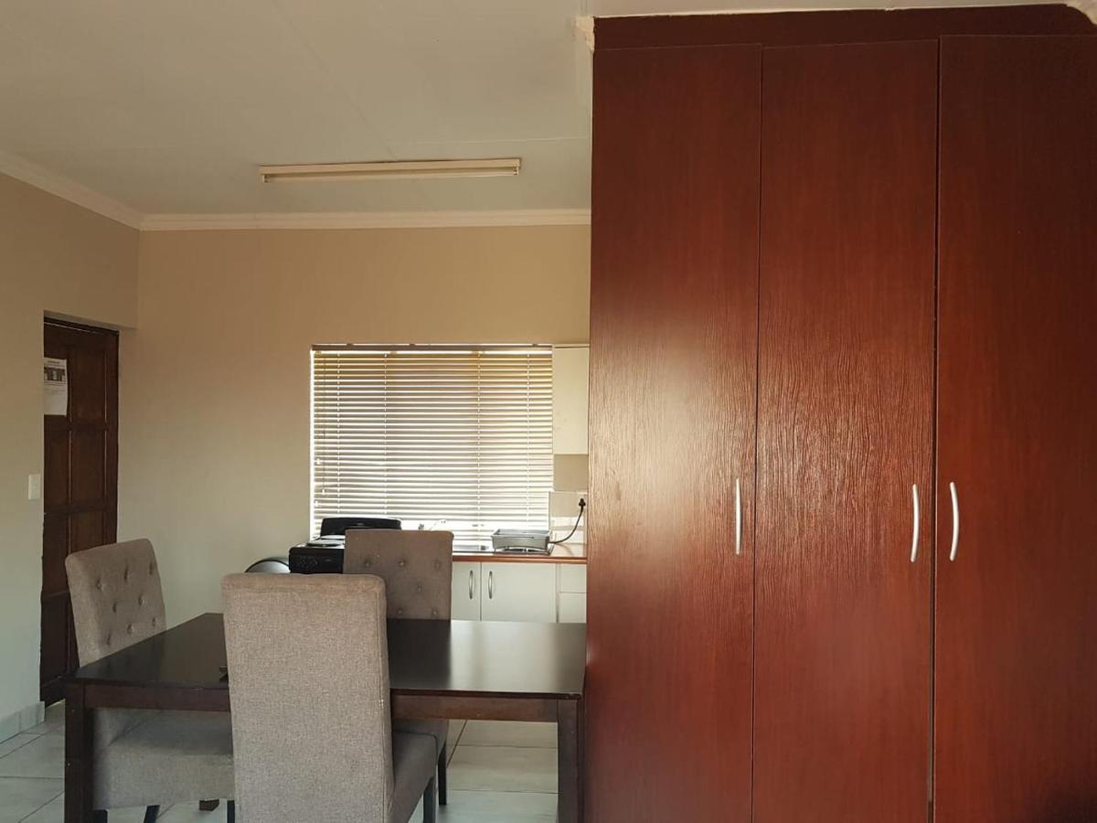 Private Apartments & Biz Stays Pretoria-Noord Buitenkant foto