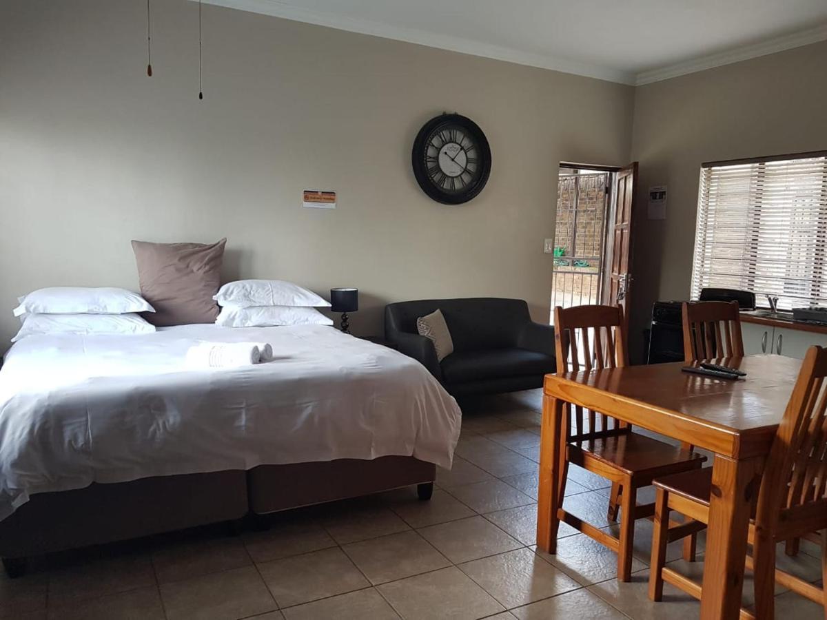 Private Apartments & Biz Stays Pretoria-Noord Buitenkant foto