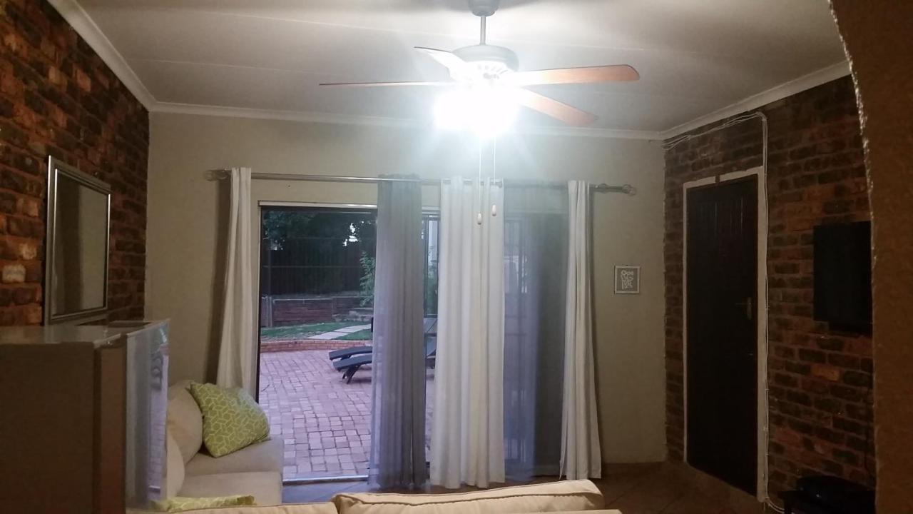 Private Apartments & Biz Stays Pretoria-Noord Buitenkant foto